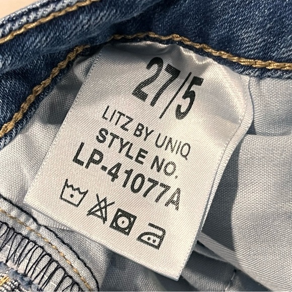 Uniq By Litz Distressed Bellbottom Flare Leg Denim Jeans size 27/5 - Picture 8 of 9